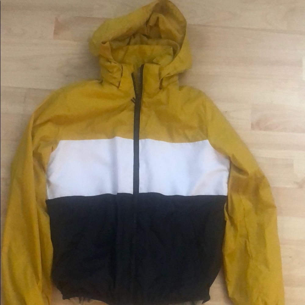 H&M boy’s  light weight jacket.Size 10-11Y.